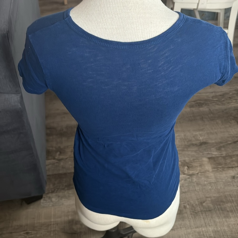 J Crew T - Picture 3 of 4